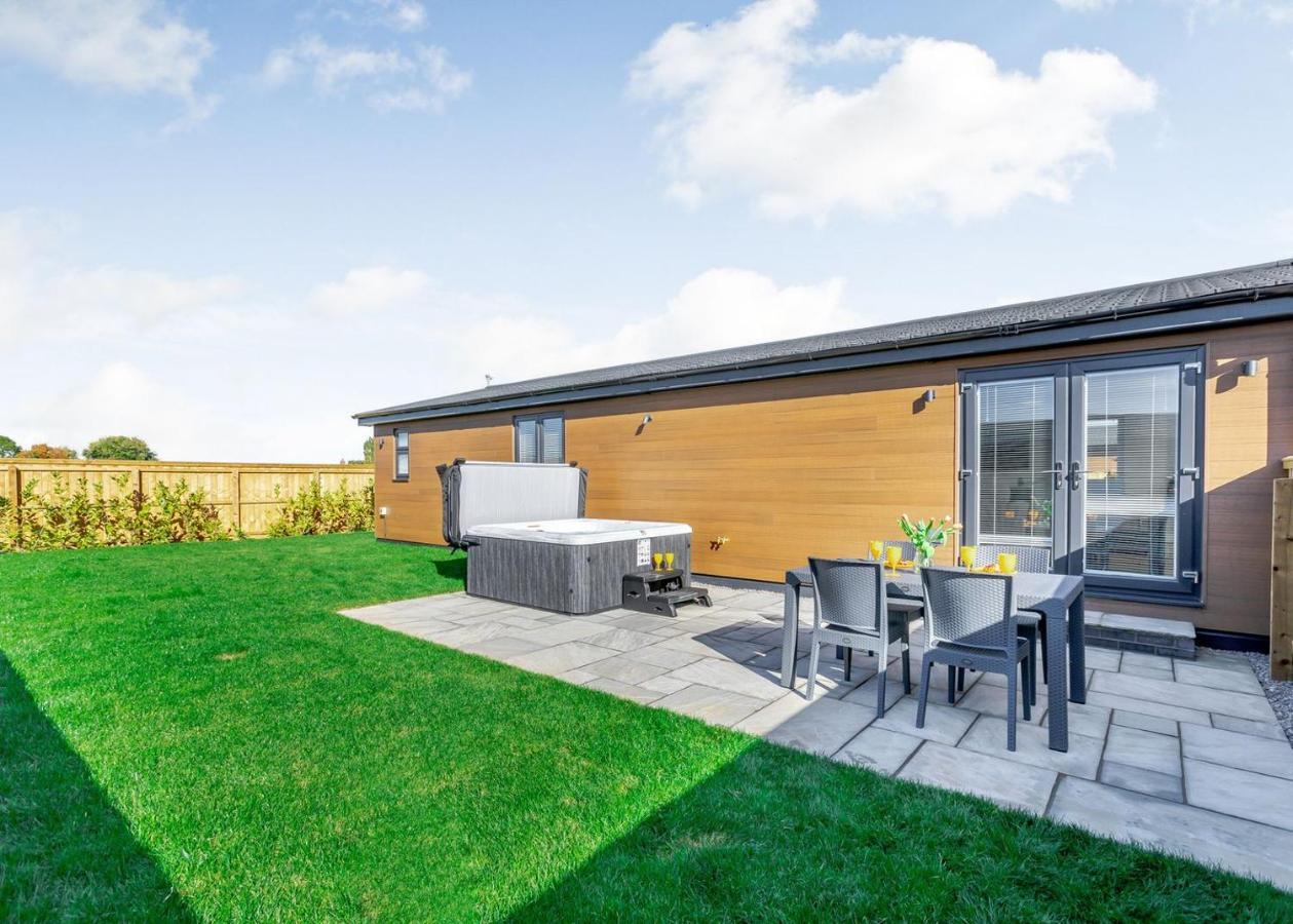 Cotswold Gateway Escape Hotel Offenham Buitenkant foto