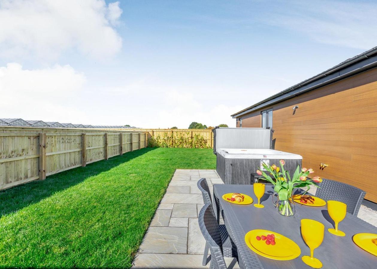 Cotswold Gateway Escape Hotel Offenham Buitenkant foto